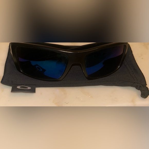 Oakley Heliostat Steel Rectangle Black Men's Sunglasses 9231-0161